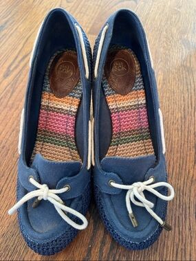 The Sak Newport Katie Navy woven crochet wedge cork boat heels